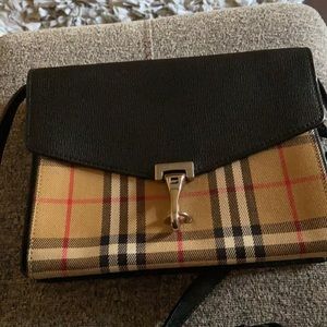 Burberry Macken black crossbody